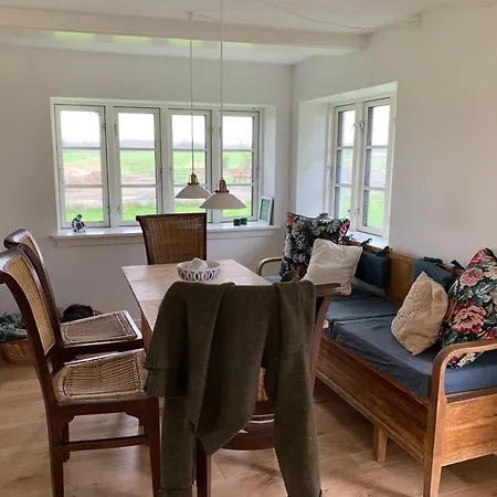 Honsehuset Holiday home Praesto